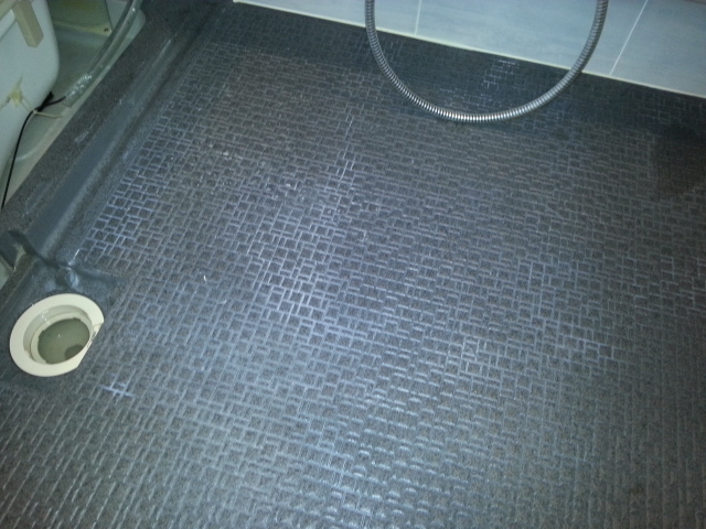 浴室のクリーニング 床面の汚れでした エアコン ハウスクリーニングの専門店greensweeper グリーンスイーパー